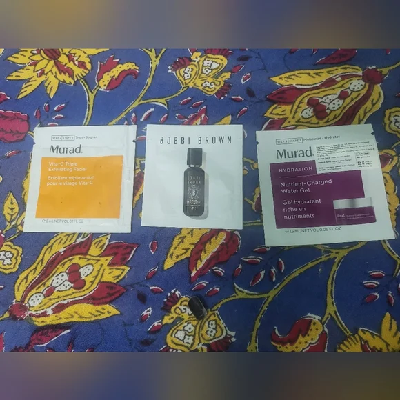 Mac,Bobbi brown and Murad sample pack - Picture 3 of 3